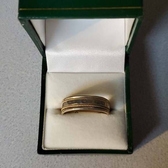 Men's ring - Picture 1 of 2
